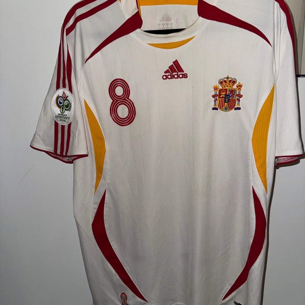 XAVI SPAIN AWAY ADIDAS WORLD CUP
2006 SOCCER FOOTBALL KIT